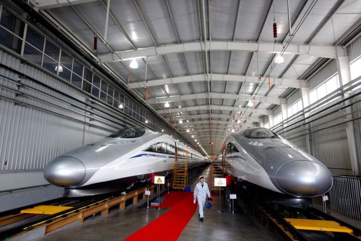 
5月28日青島製造基地：中国最も美しい列車だと言われる設計