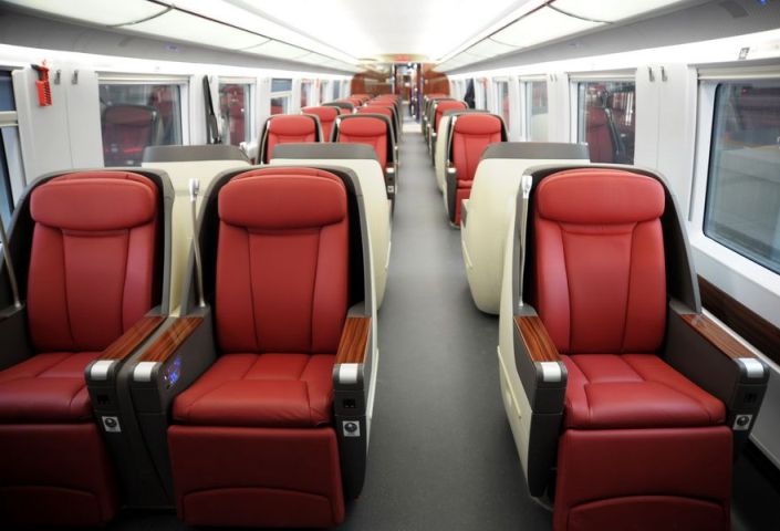 
5月29日撮影しました所謂VIP車両内部の様子
